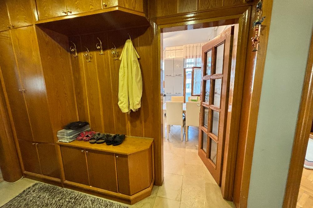 ACIBADEM CADDESİ’NDE ,CADDE CEPHELİ,155 M2,3+1 SATILIK ARA KAT