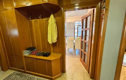 ACIBADEM CADDESİ’NDE ,CADDE CEPHELİ,155 M2,3+1 SATILIK ARA KAT