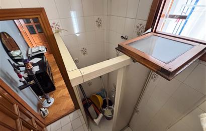 ACIBADEM CADDESİ’NDE ,CADDE CEPHELİ,155 M2,3+1 SATILIK ARA KAT