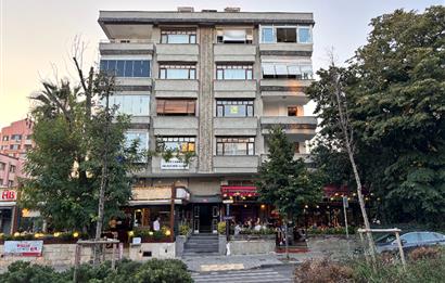 ACIBADEM CADDESİ’NDE ,CADDE CEPHELİ,155 M2,3+1 SATILIK ARA KAT
