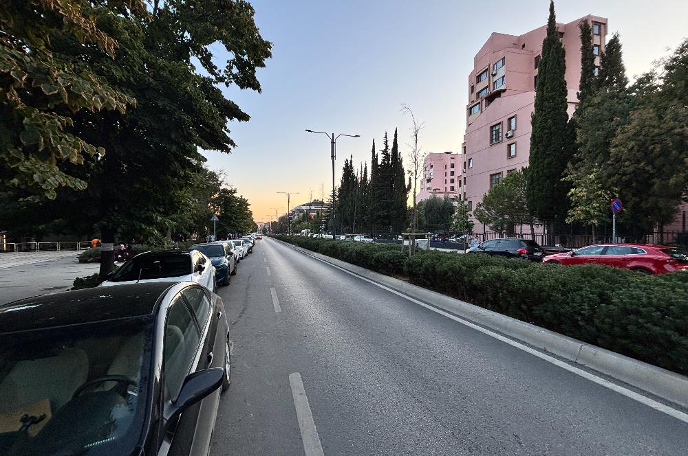 ACIBADEM CADDESİ’NDE ,CADDE CEPHELİ,155 M2,3+1 SATILIK ARA KAT