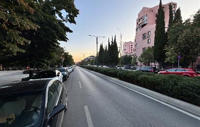 ACIBADEM CADDESİ’NDE ,CADDE CEPHELİ,155 M2,3+1 SATILIK ARA KAT