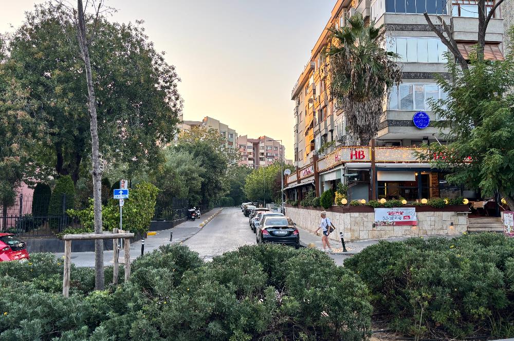 ACIBADEM CADDESİ’NDE ,CADDE CEPHELİ,155 M2,3+1 SATILIK ARA KAT