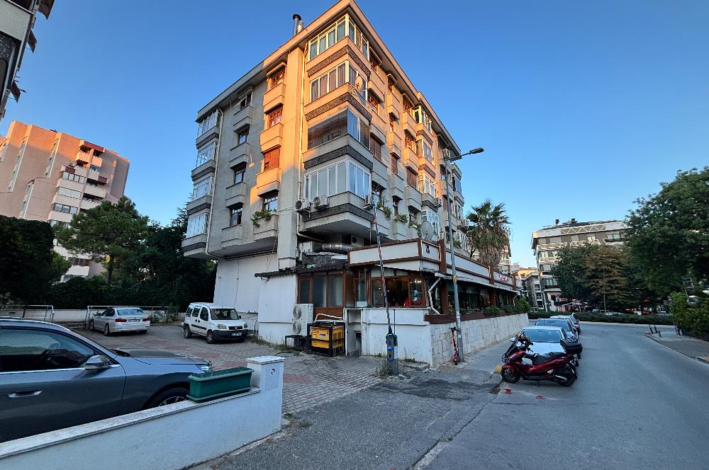 ACIBADEM CADDESİ’NDE ,CADDE CEPHELİ,155 M2,3+1 SATILIK ARA KAT