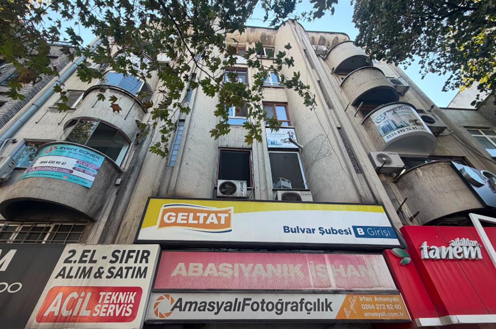 bulvara 3 odalı ofis