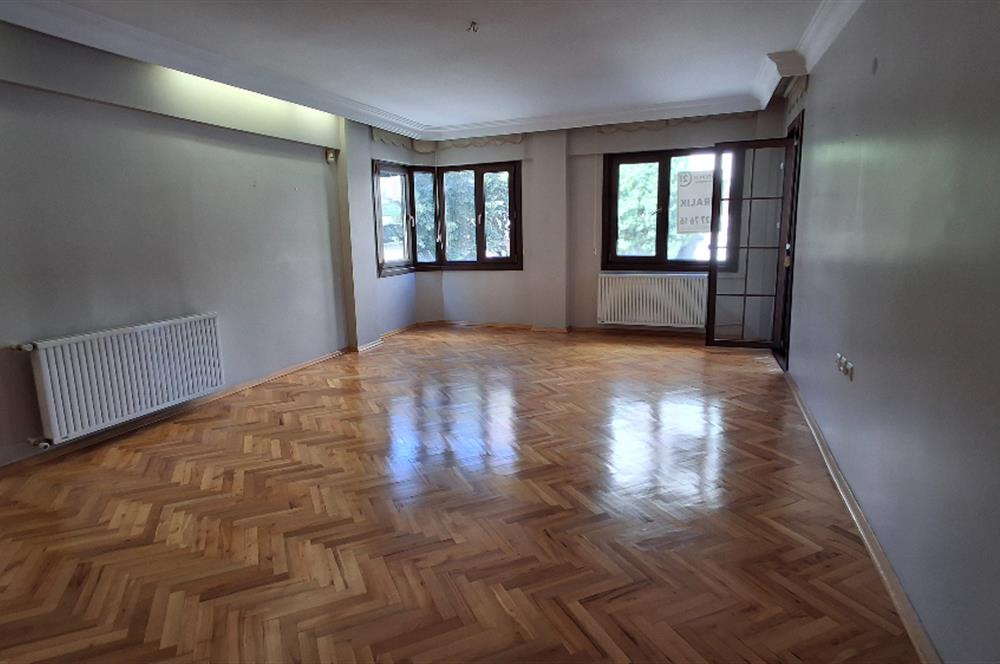 ACIBADEM GENÇ SOKAKTA KİRALIK DAİRE 