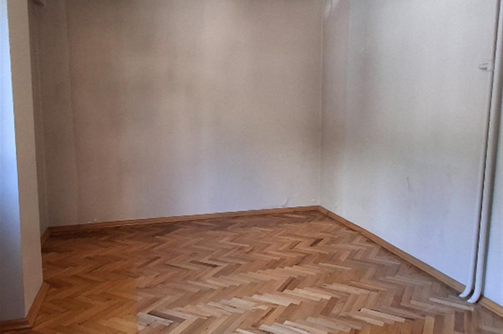 ACIBADEM GENÇ SOKAKTA KİRALIK DAİRE 