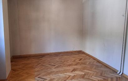 ACIBADEM GENÇ SOKAKTA KİRALIK DAİRE 