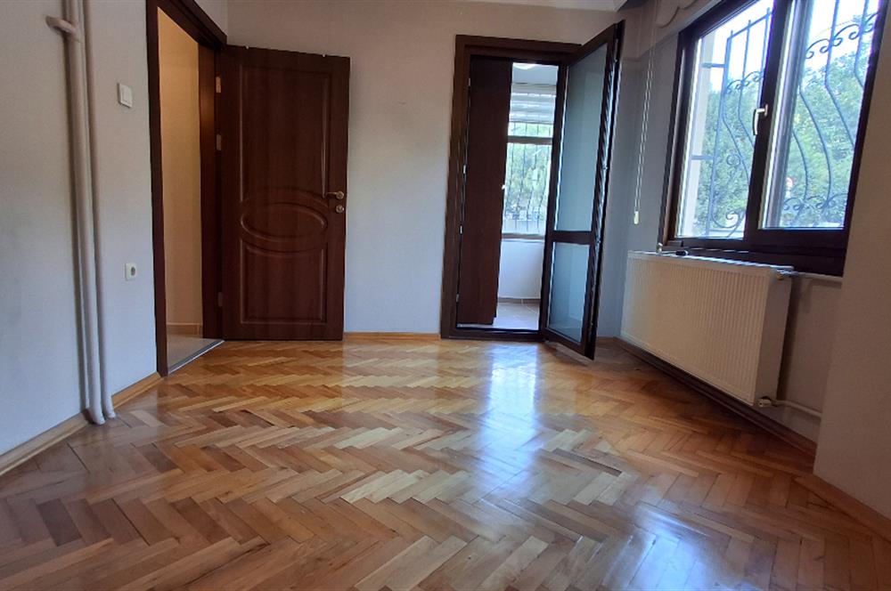 ACIBADEM GENÇ SOKAKTA KİRALIK DAİRE 