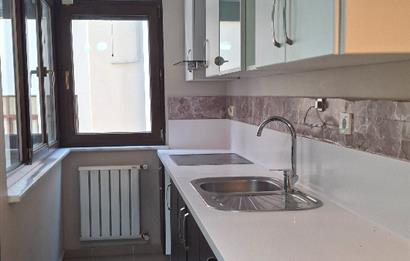 ACIBADEM GENÇ SOKAKTA KİRALIK DAİRE 
