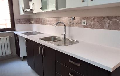 ACIBADEM GENÇ SOKAKTA KİRALIK DAİRE 