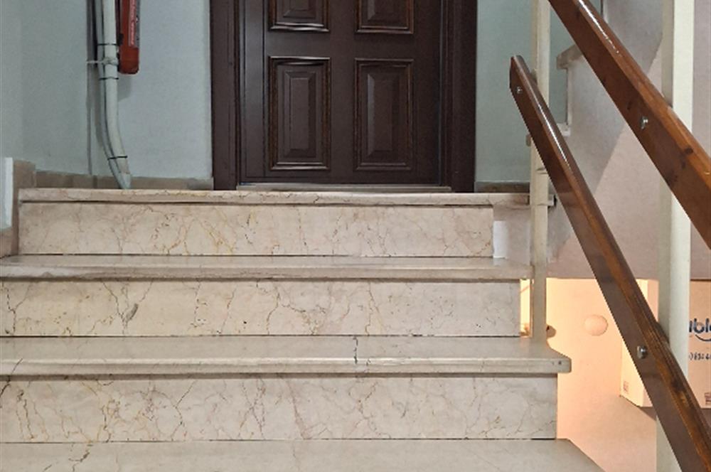 ACIBADEM GENÇ SOKAKTA KİRALIK DAİRE 