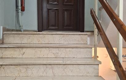 ACIBADEM GENÇ SOKAKTA KİRALIK DAİRE 