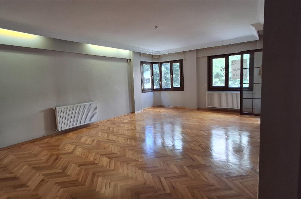 ACIBADEM GENÇ SOKAKTA KİRALIK DAİRE 
