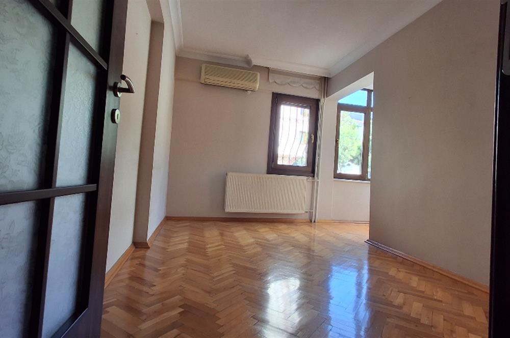 ACIBADEM GENÇ SOKAKTA KİRALIK DAİRE 