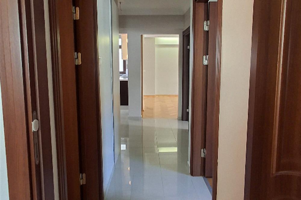 ACIBADEM GENÇ SOKAKTA KİRALIK DAİRE 