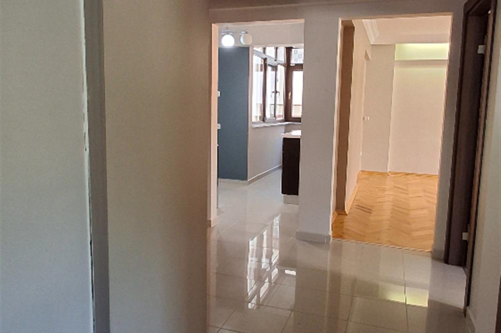 ACIBADEM GENÇ SOKAKTA KİRALIK DAİRE 