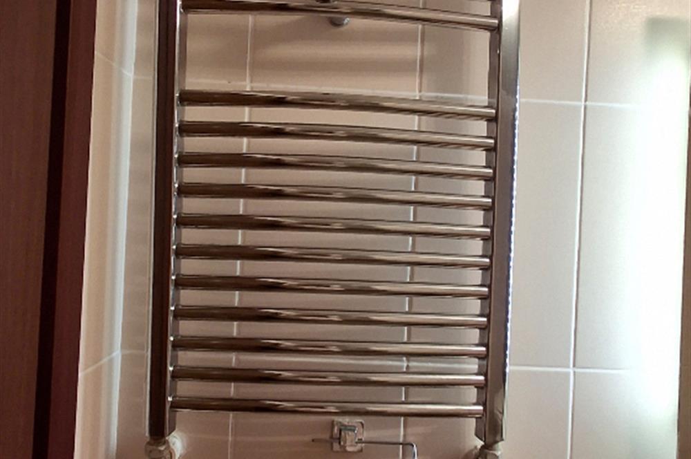 ACIBADEM GENÇ SOKAKTA KİRALIK DAİRE 