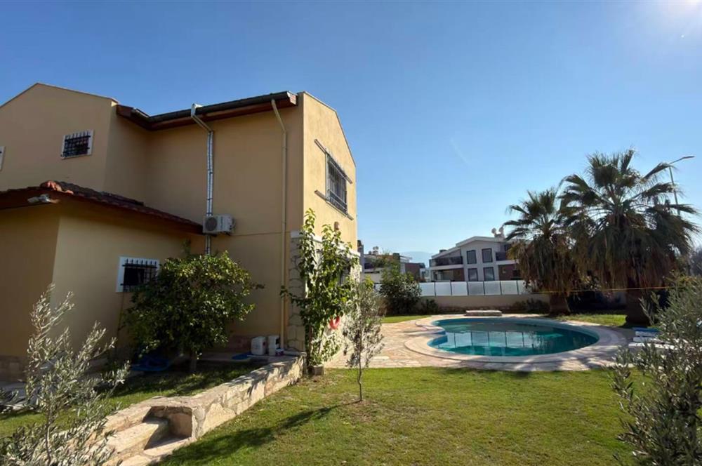 Kuşadası Samos Villalarında Özel Havuzlu,Geniş Bahçeli 4+1 Villa