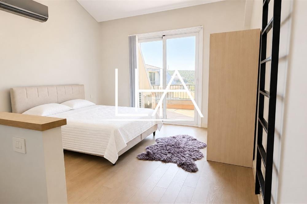 C21'DEN LARUS LOFT SİTESİ'NDE İÇ CEPHEYE BAKAN FULL EŞYALI DAİRE