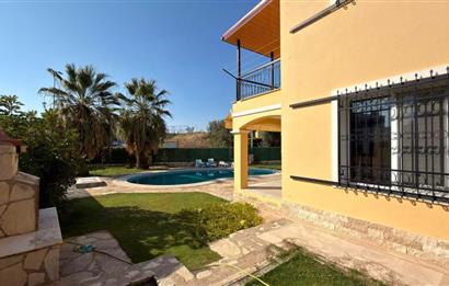 Kuşadası Samos Villalarında Özel Havuzlu,Geniş Bahçeli 4+1 Villa