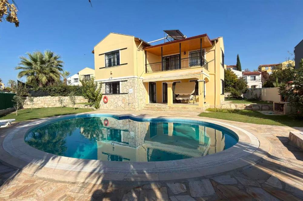 Kuşadası Samos Villalarında Özel Havuzlu,Geniş Bahçeli 4+1 Villa