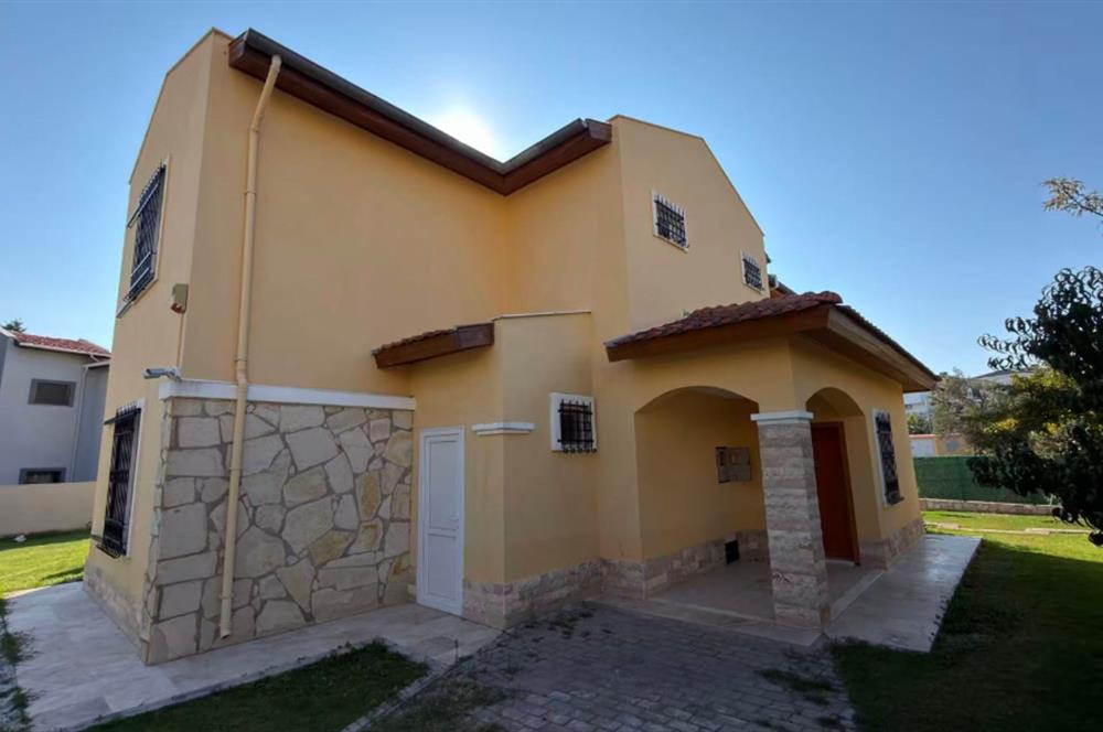 Kuşadası Samos Villalarında Özel Havuzlu,Geniş Bahçeli 4+1 Villa