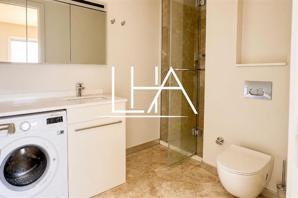 C21'DEN LARUS LOFT SİTESİ'NDE İÇ CEPHEYE BAKAN FULL EŞYALI DAİRE