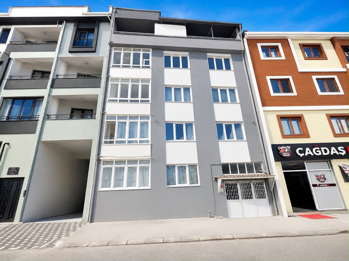 C21 Bal'dan Kayabey Mah.'de Teras Kullanımlı Kiralık 2+1 Daire