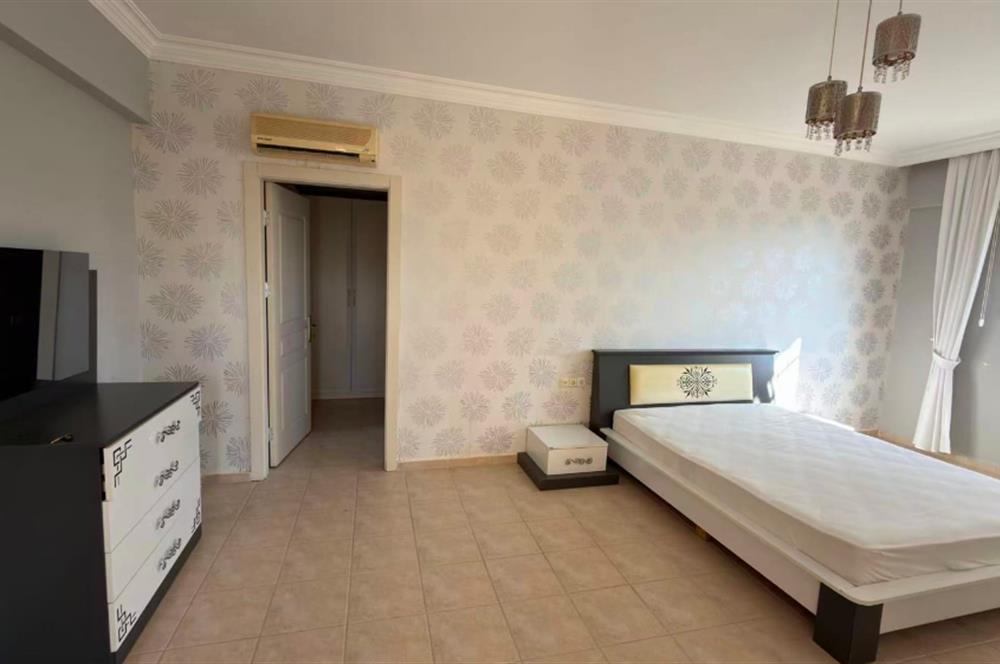 Kuşadası Samos Villalarında Özel Havuzlu,Geniş Bahçeli 4+1 Villa