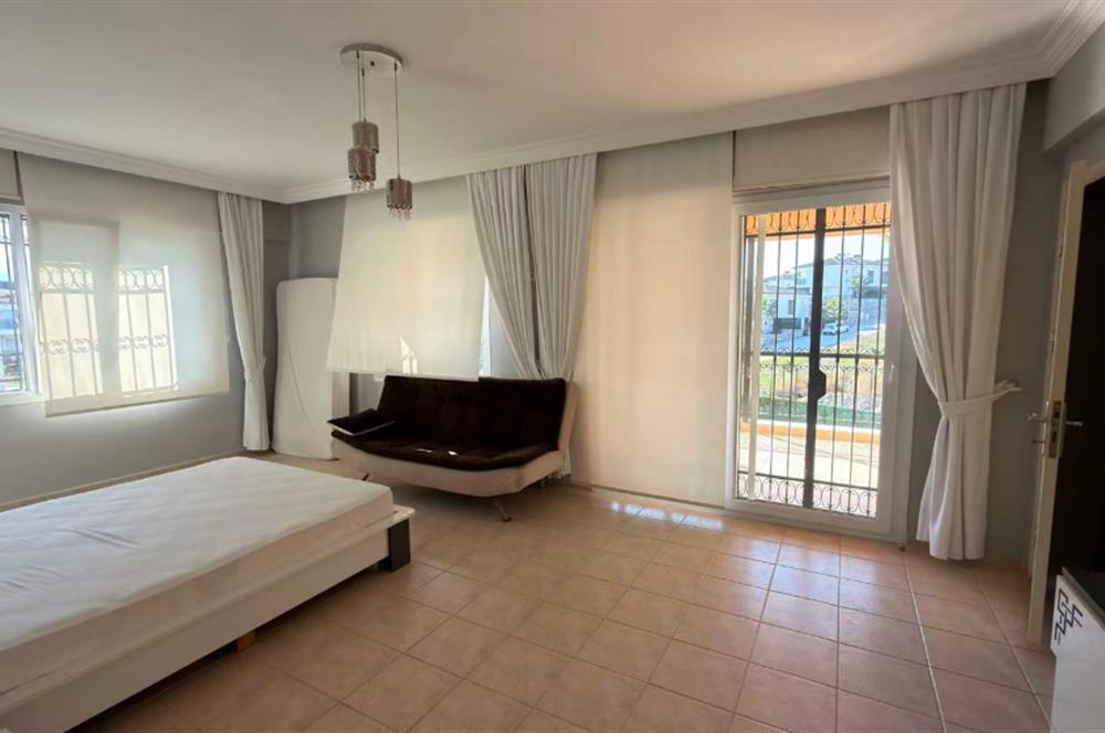 Kuşadası Samos Villalarında Özel Havuzlu,Geniş Bahçeli 4+1 Villa