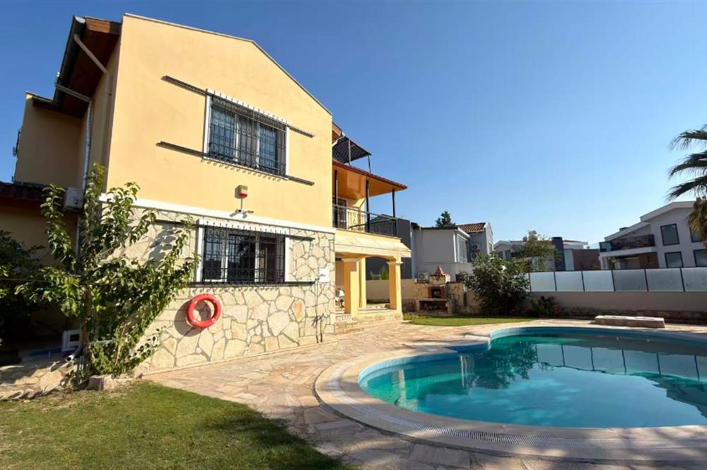 Kuşadası Samos Villalarında Özel Havuzlu,Geniş Bahçeli 4+1 Villa