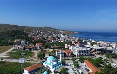 AVŞA MERKEZDE İSKELEYE ÇOK YAKIN DENİZ MANZARALI 670 m² HİSSE
