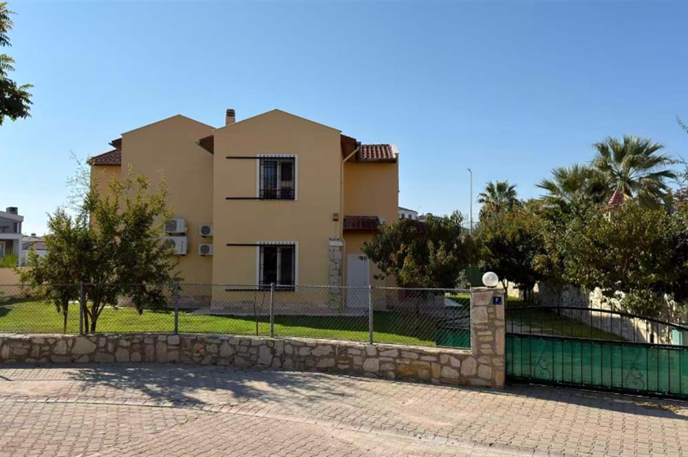Kuşadası Samos Villalarında Özel Havuzlu,Geniş Bahçeli 4+1 Villa