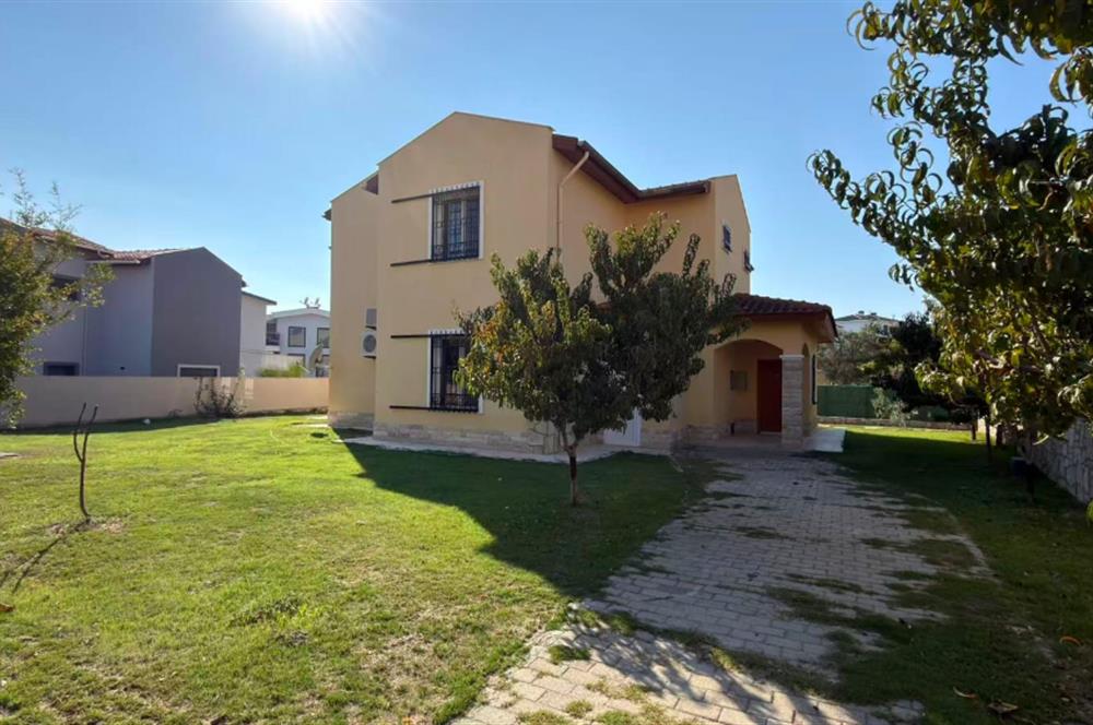 Kuşadası Samos Villalarında Özel Havuzlu,Geniş Bahçeli 4+1 Villa
