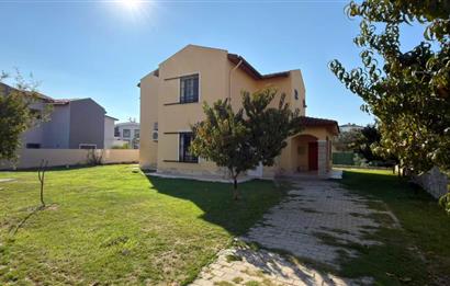 Kuşadası Samos Villalarında Özel Havuzlu,Geniş Bahçeli 4+1 Villa