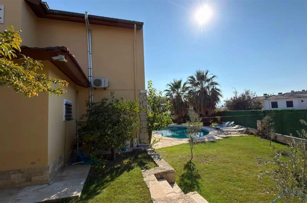 Kuşadası Samos Villalarında Özel Havuzlu,Geniş Bahçeli 4+1 Villa