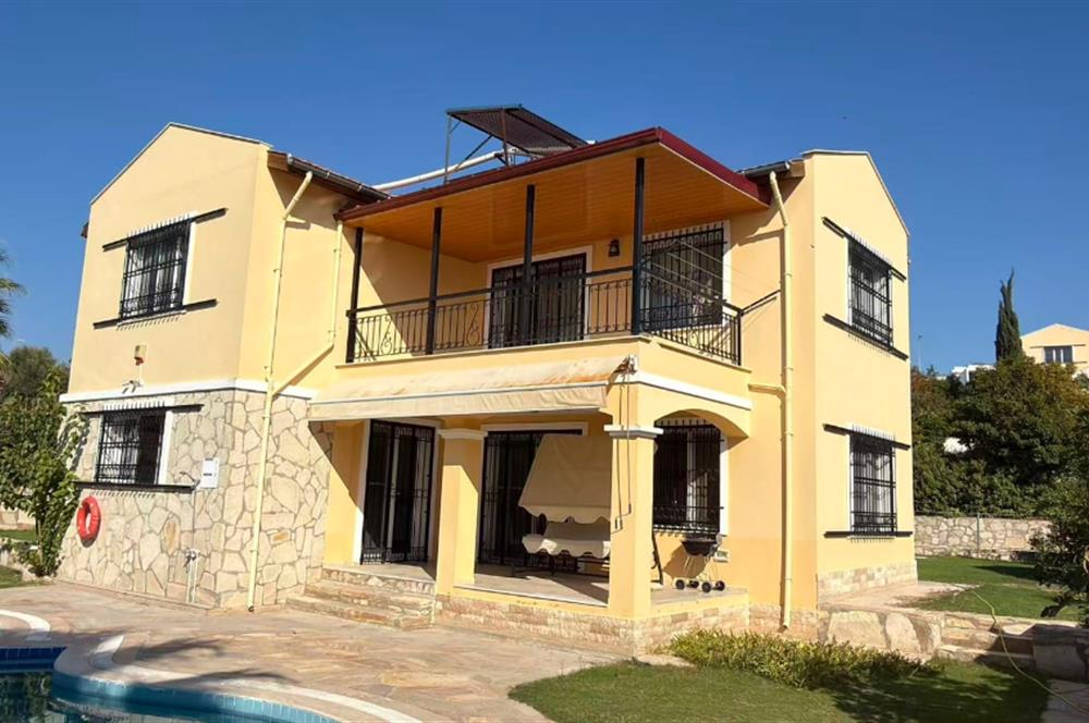 Kuşadası Samos Villalarında Özel Havuzlu,Geniş Bahçeli 4+1 Villa
