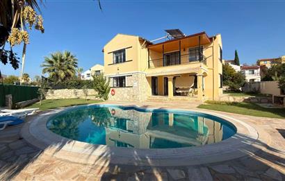 Kuşadası Samos Villalarında Özel Havuzlu,Geniş Bahçeli 4+1 Villa
