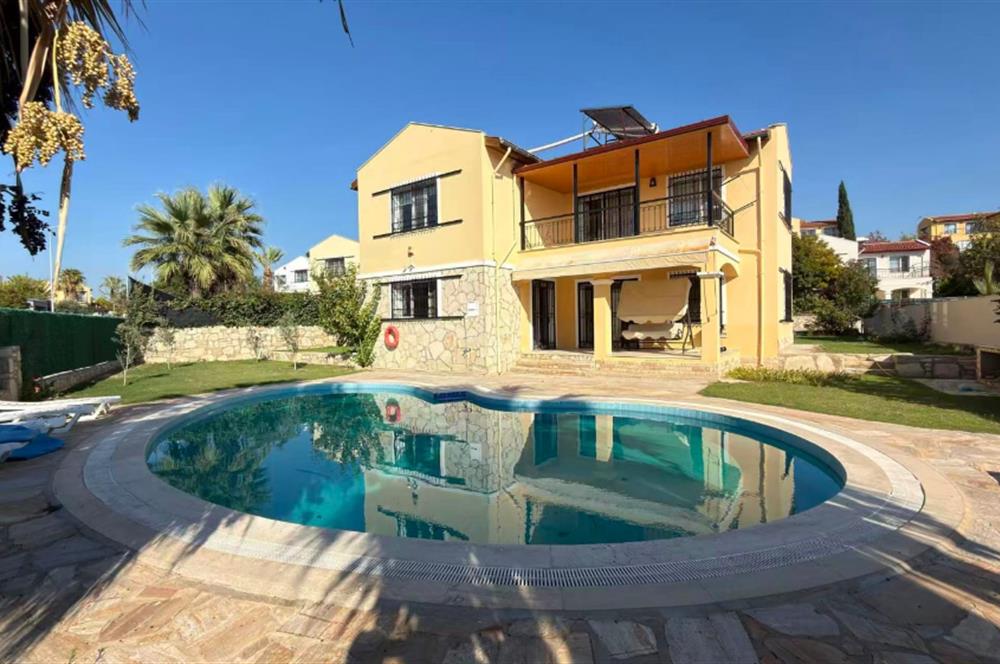 Kuşadası Samos Villalarında Özel Havuzlu,Geniş Bahçeli 4+1 Villa