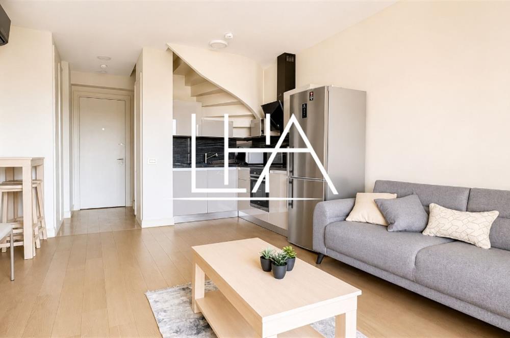 C21'DEN LARUS LOFT SİTESİ'NDE İÇ CEPHEYE BAKAN FULL EŞYALI DAİRE