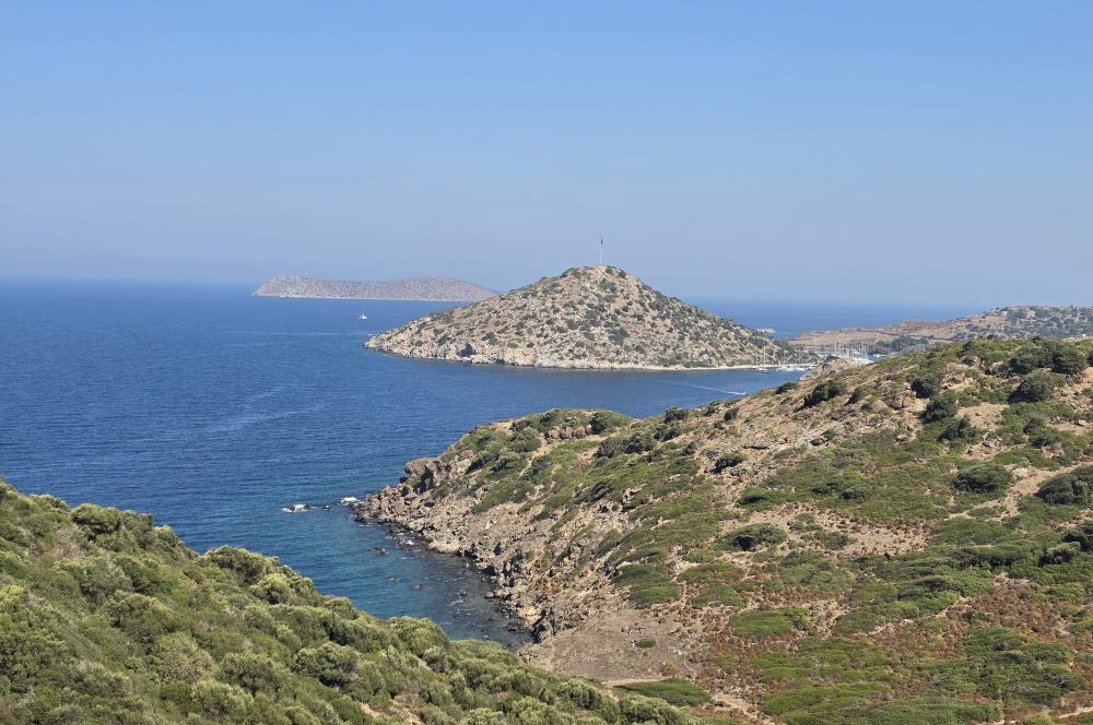 Bodrum Gümüşlükte Deniz Manzaralı Satılık 3+1 Bahçe Dubleks