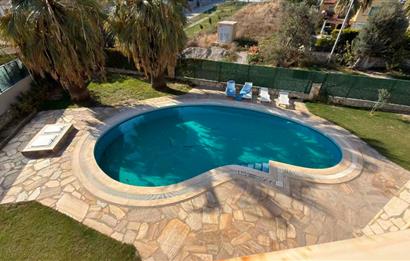 Kuşadası Samos Villalarında Özel Havuzlu,Geniş Bahçeli 4+1 Villa