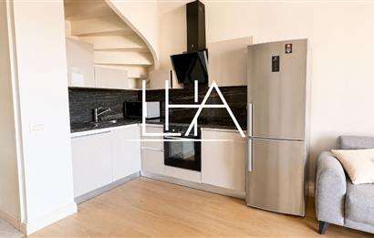 C21'DEN LARUS LOFT SİTESİ'NDE İÇ CEPHEYE BAKAN FULL EŞYALI DAİRE