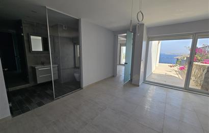 Bodrum Gümüşlükte Deniz Manzaralı Satılık 3+1 Bahçe Dubleks