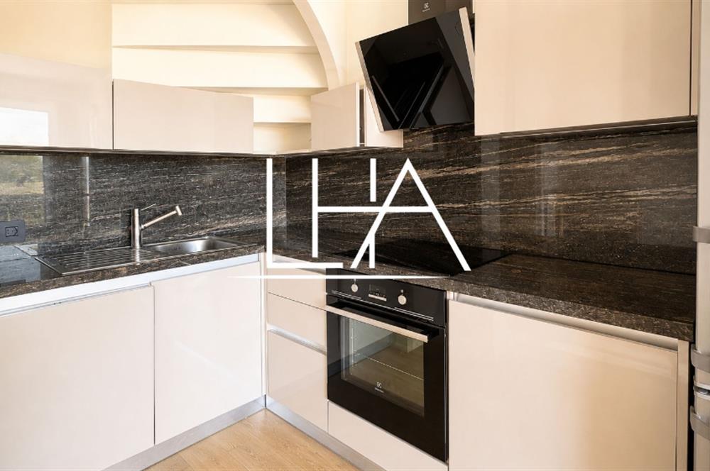 C21'DEN LARUS LOFT SİTESİ'NDE İÇ CEPHEYE BAKAN FULL EŞYALI DAİRE