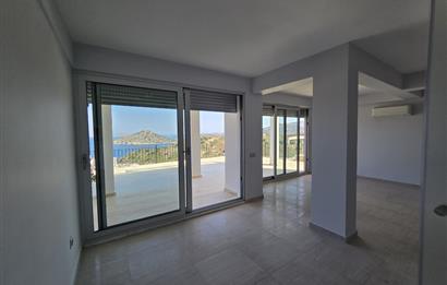 Bodrum Gümüşlükte Deniz Manzaralı Satılık 3+1 Bahçe Dubleks
