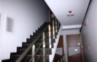ÇEKMEKÖY MERKEZ MAH.KAPALI OTOPARKLI,GİYSİ ODALI LÜKS DAİRE SATILIKTIR