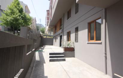 ÇEKMEKÖY MERKEZ MAH.KAPALI OTOPARKLI,GİYSİ ODALI LÜKS DAİRE SATILIKTIR