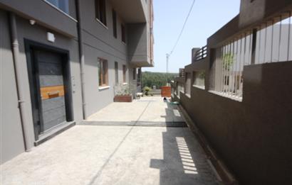 ÇEKMEKÖY MERKEZ MAH.KAPALI OTOPARKLI,GİYSİ ODALI LÜKS DAİRE SATILIKTIR